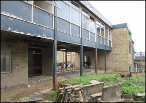 Science rooms with linking bridge.